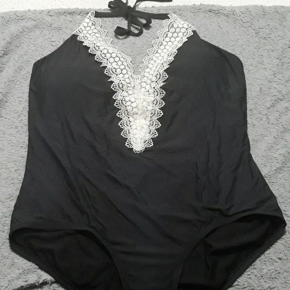 One piece swim suit
